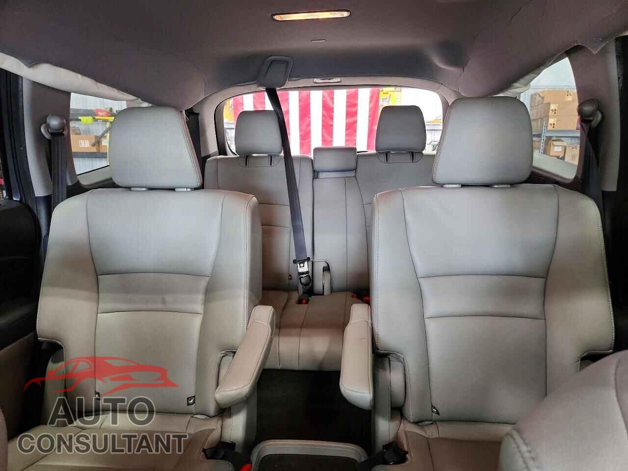 HONDA PILOT 2019 - 5FNYF6H63KB094103