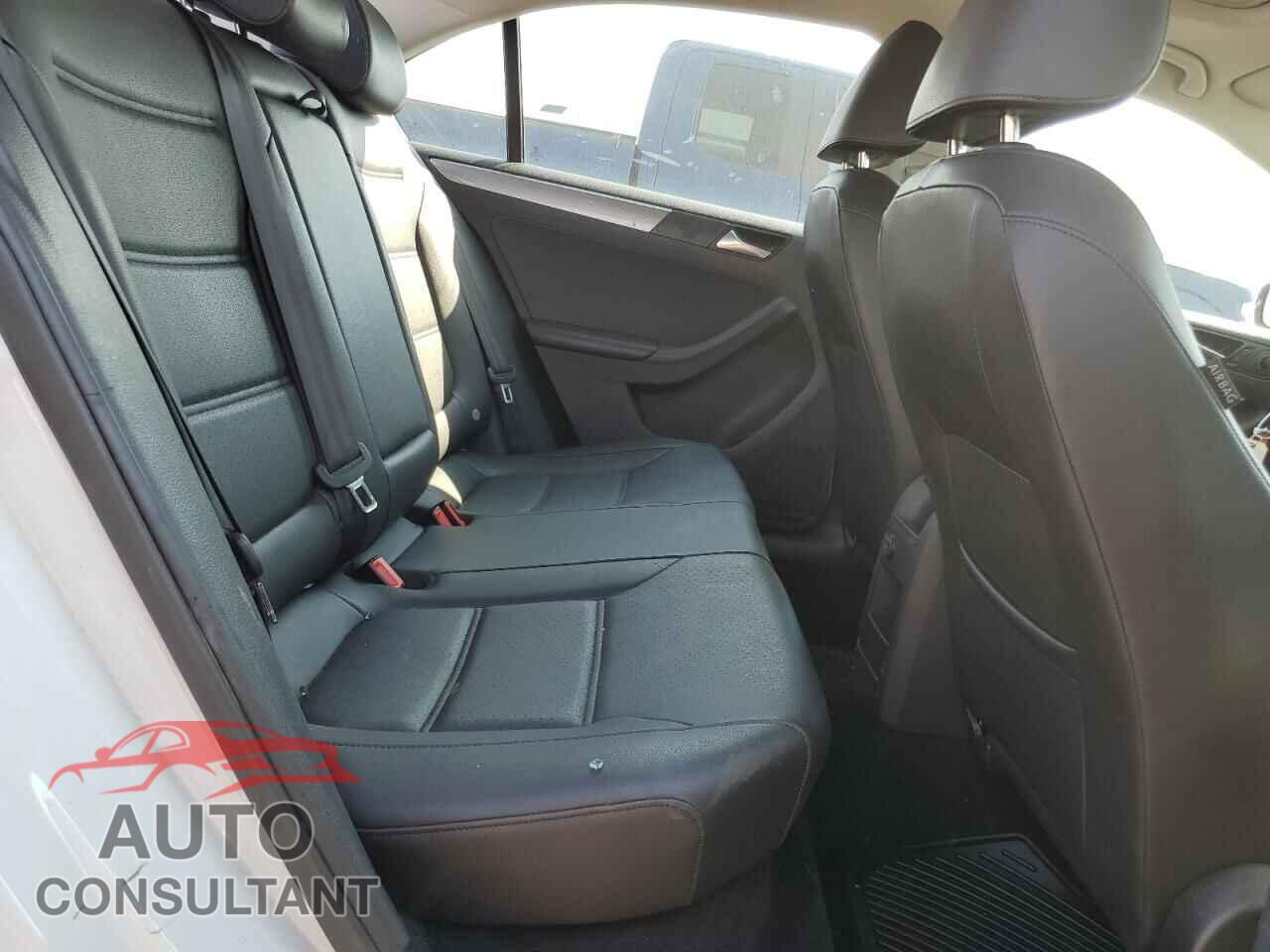 VOLKSWAGEN JETTA 2017 - 3VWDB7AJ5HM404526