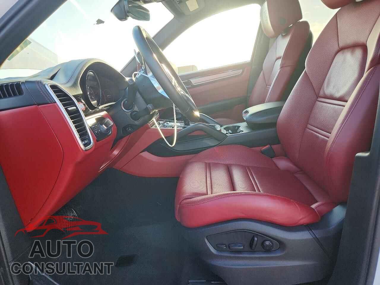 PORSCHE CAYENNE 2023 - WP1AA2AY9PDA02252