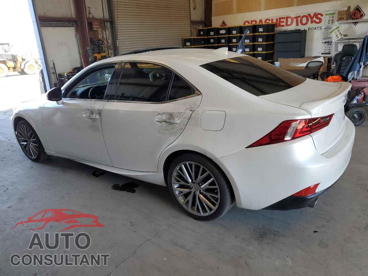 LEXUS IS 2016 - JTHBA1D2XG5017584