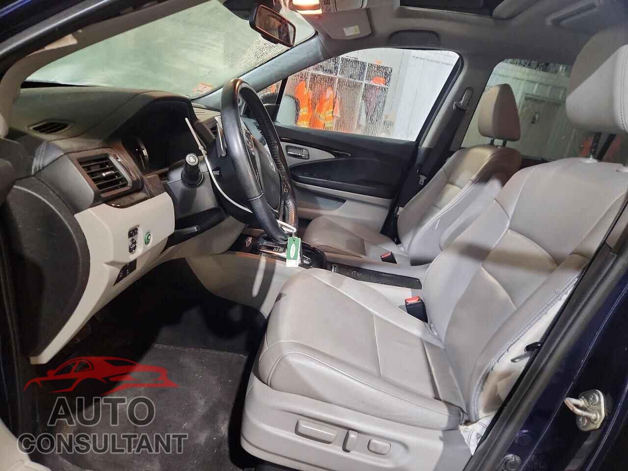 HONDA PILOT 2017 - 5FNYF6H99HB048343
