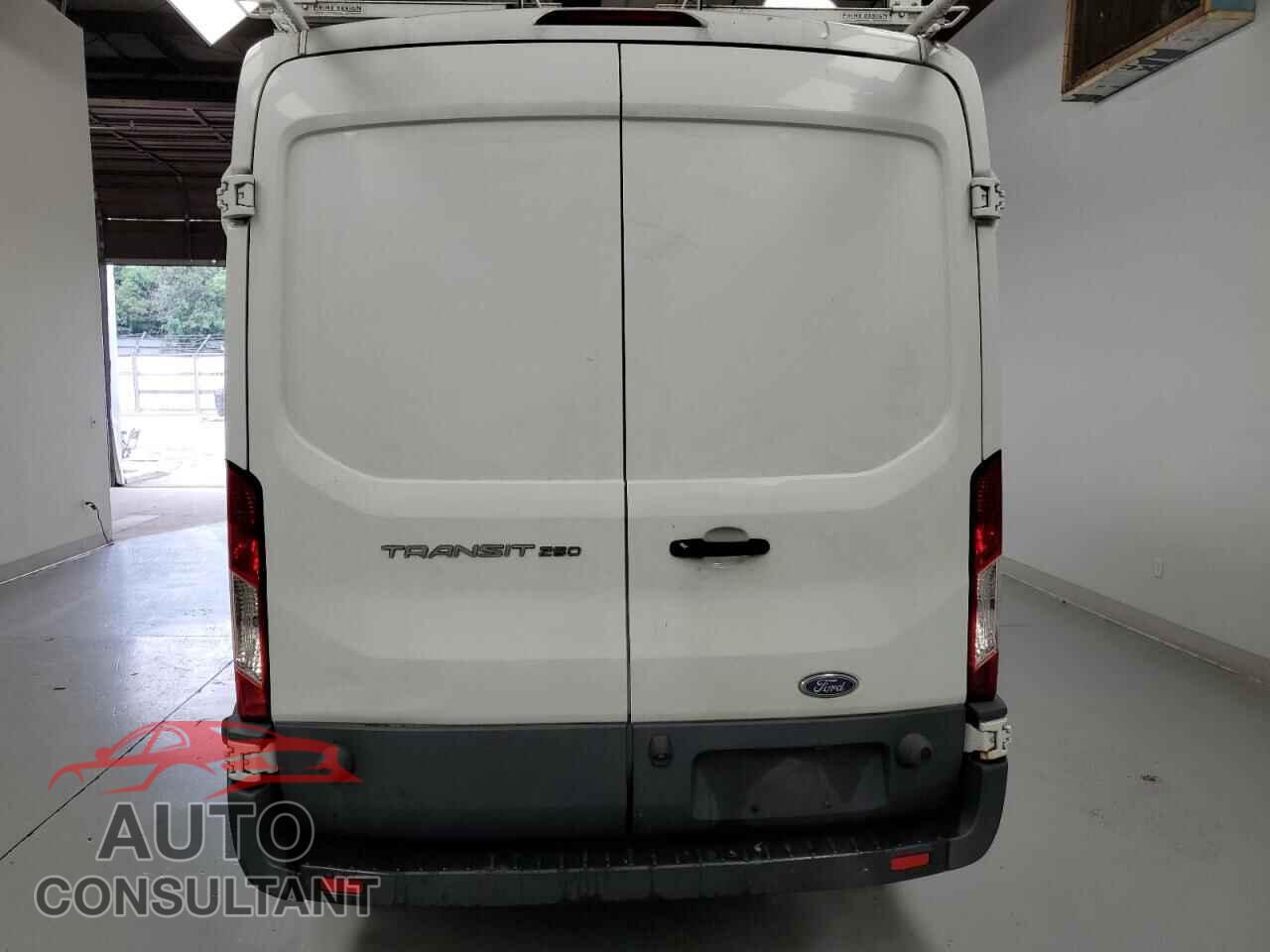 FORD TRANSIT 2017 - 1FTYR2CM7HKA62997