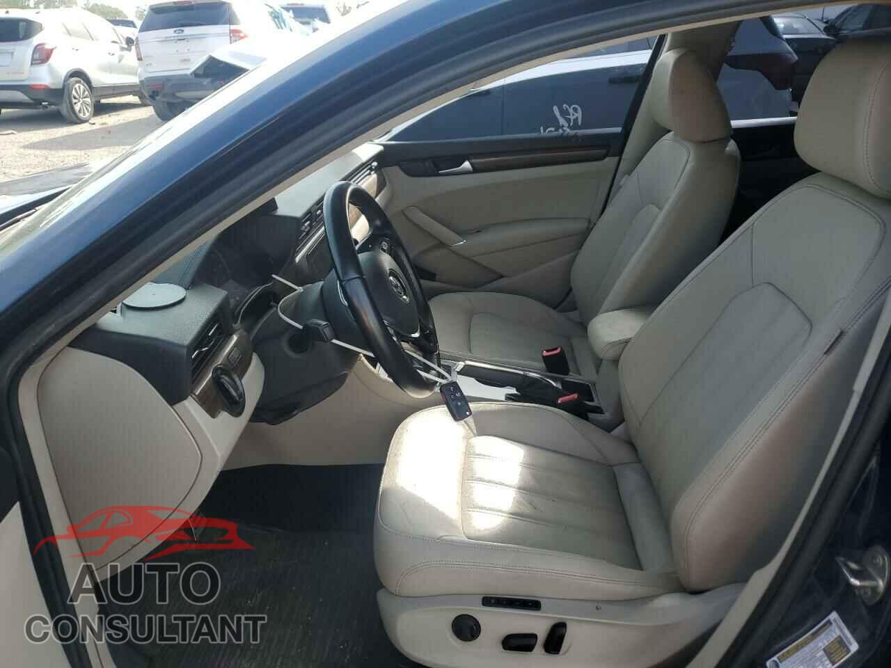 VOLKSWAGEN PASSAT 2020 - 1VWCA7A36LC005702