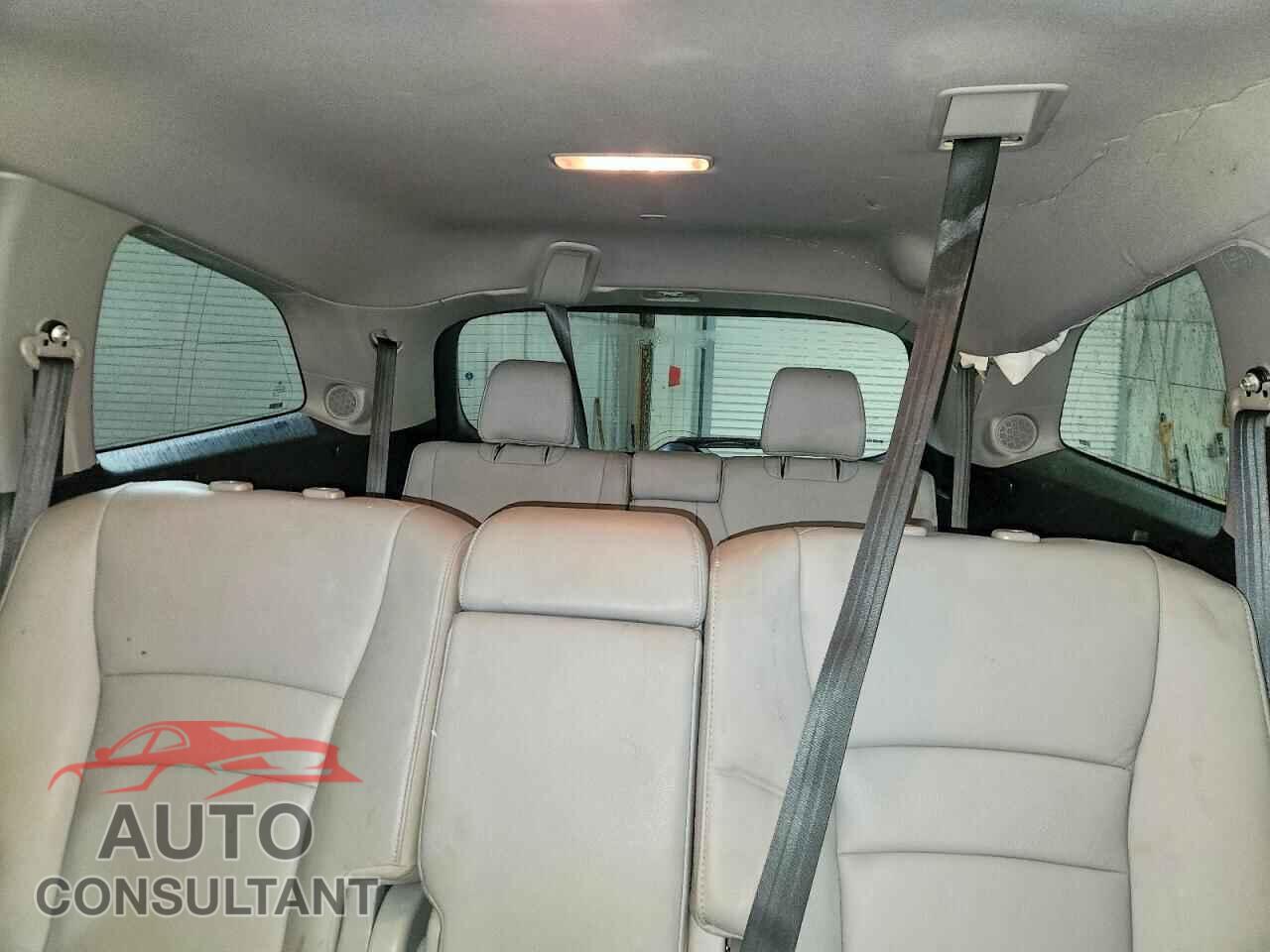 HONDA PILOT 2017 - 5FNYF6H99HB048343