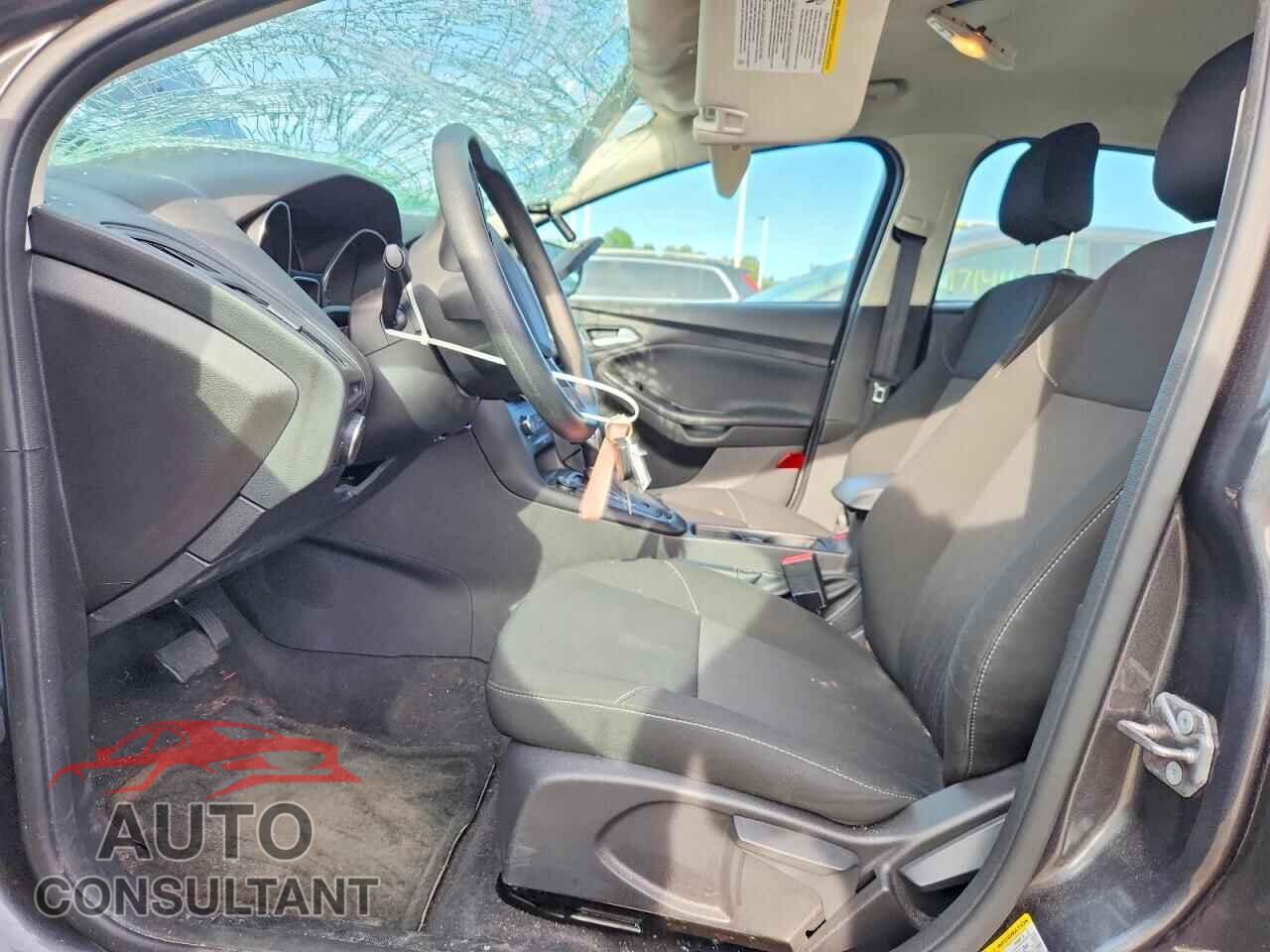 FORD FOCUS 2018 - 1FADP3F29JL290865