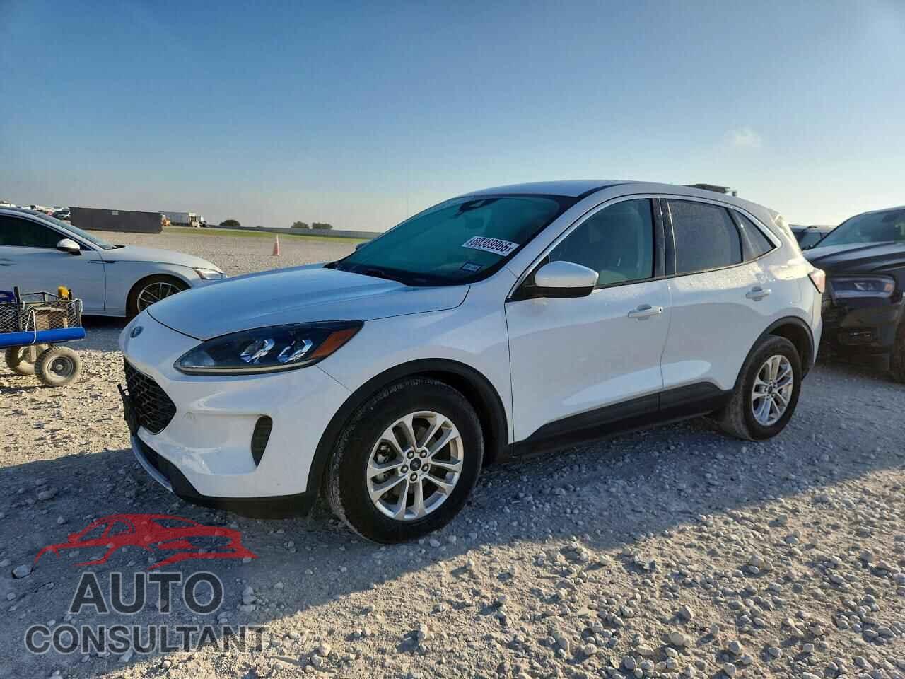 FORD ESCAPE 2020 - 1FMCU0G64LUA32096