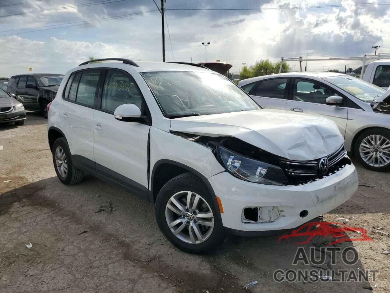 VOLKSWAGEN TIGUAN 2017 - WVGAV7AX1HK025219