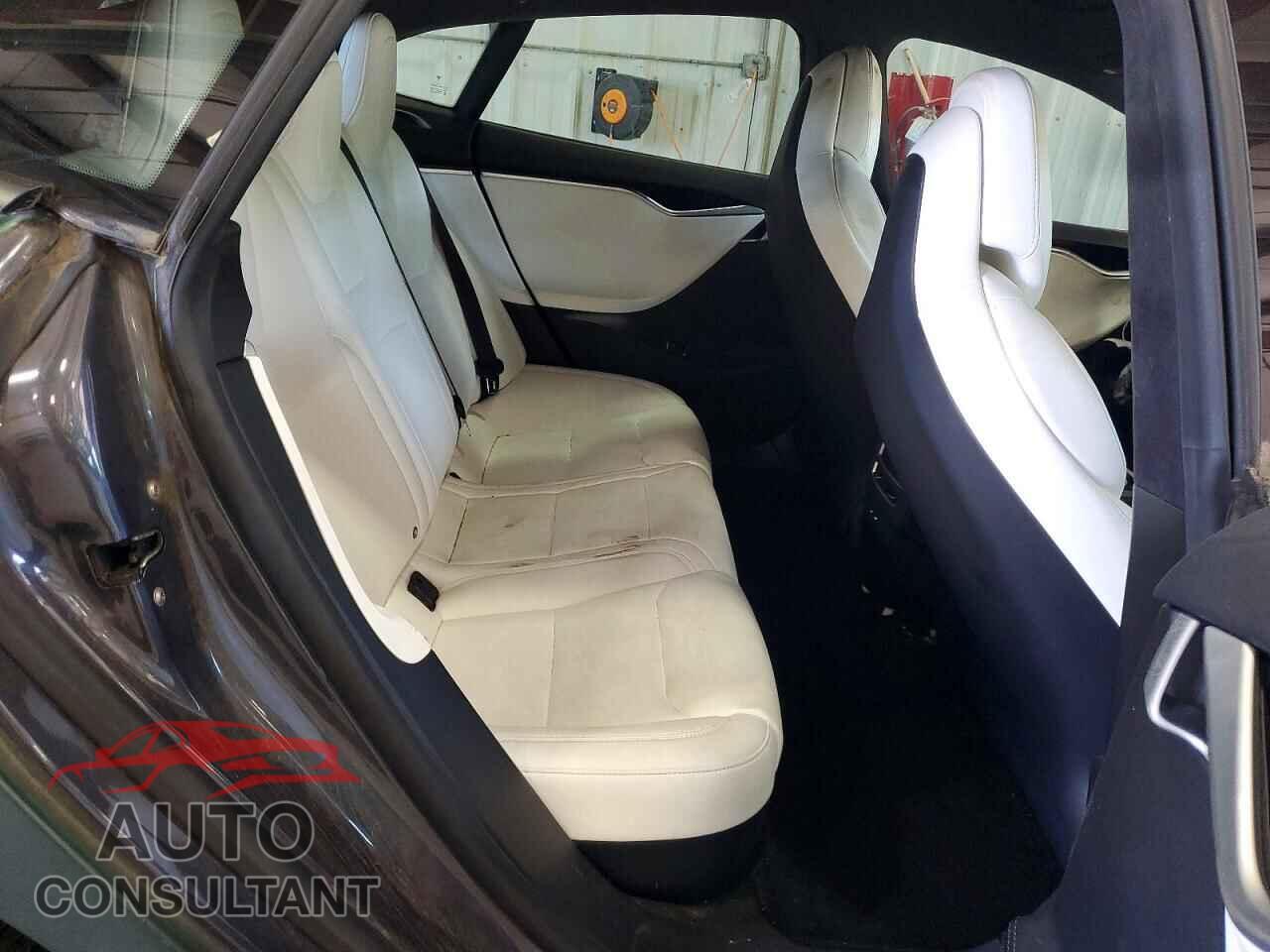 TESLA MODEL S 2018 - 5YJSA1E29JF243816