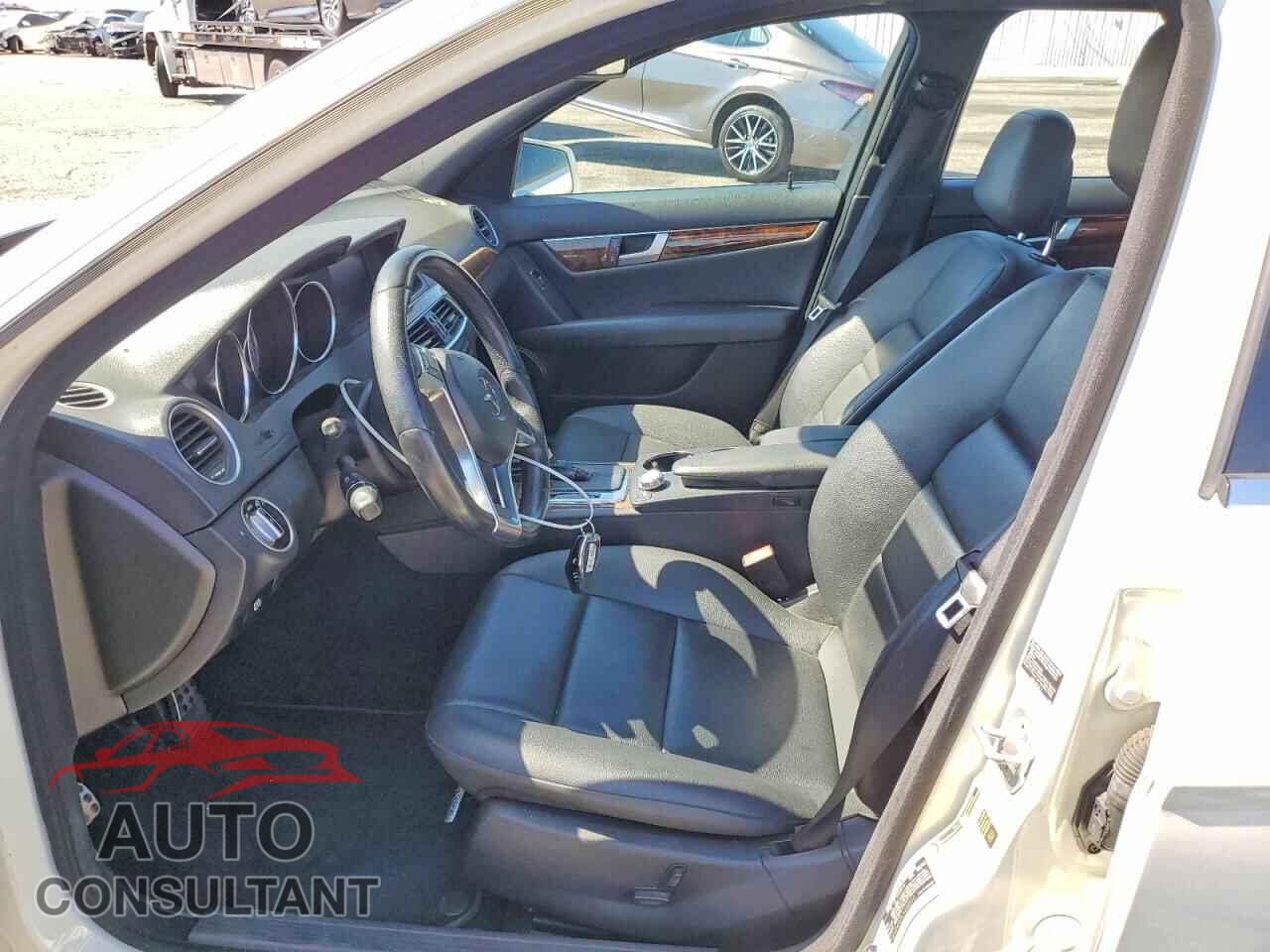 MERCEDES-BENZ C-CLASS 2012 - WDDGF4HB9CA602510