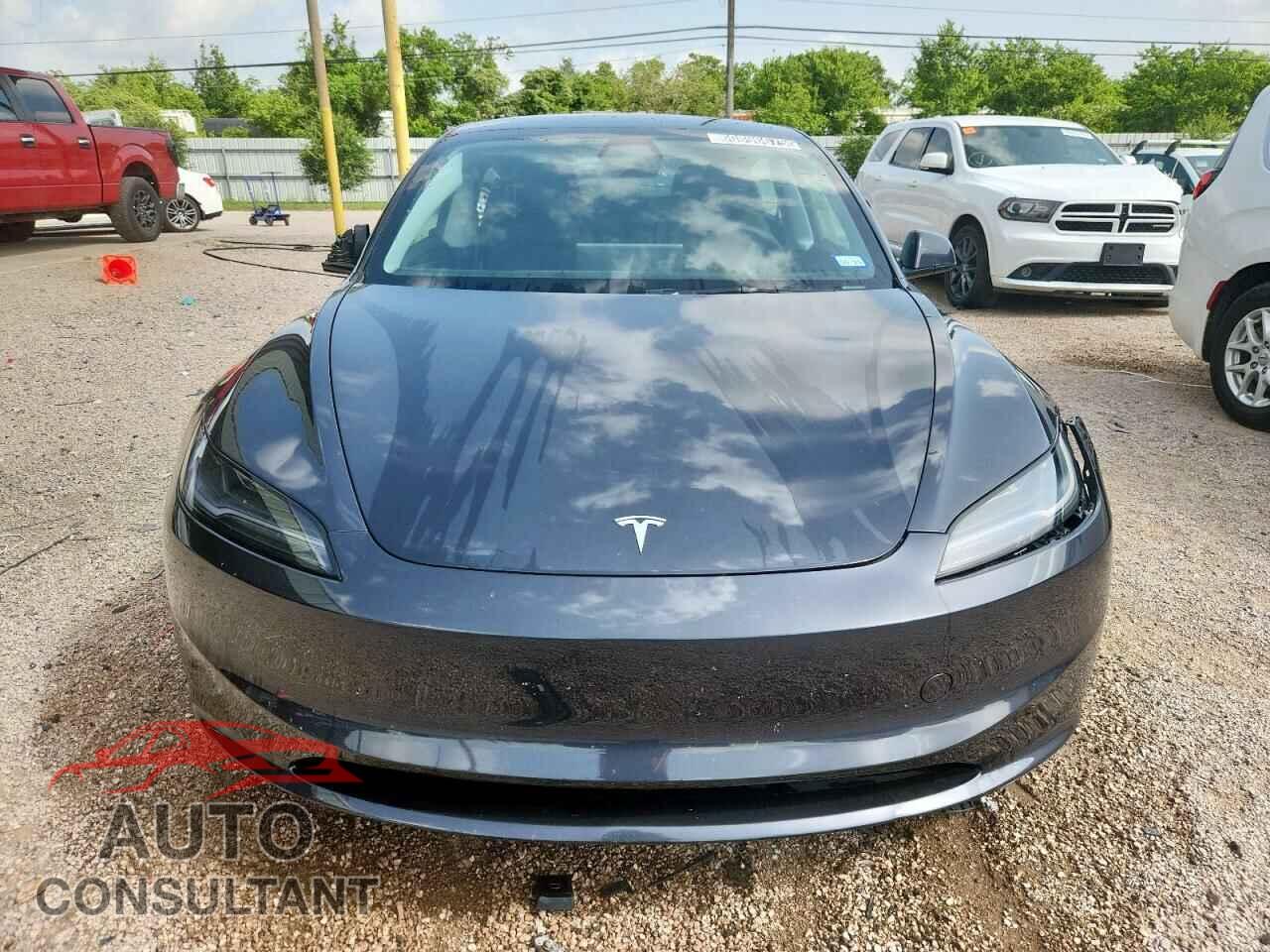 TESLA MODEL 3 2024 - 5YJ3E1EB9RF745472