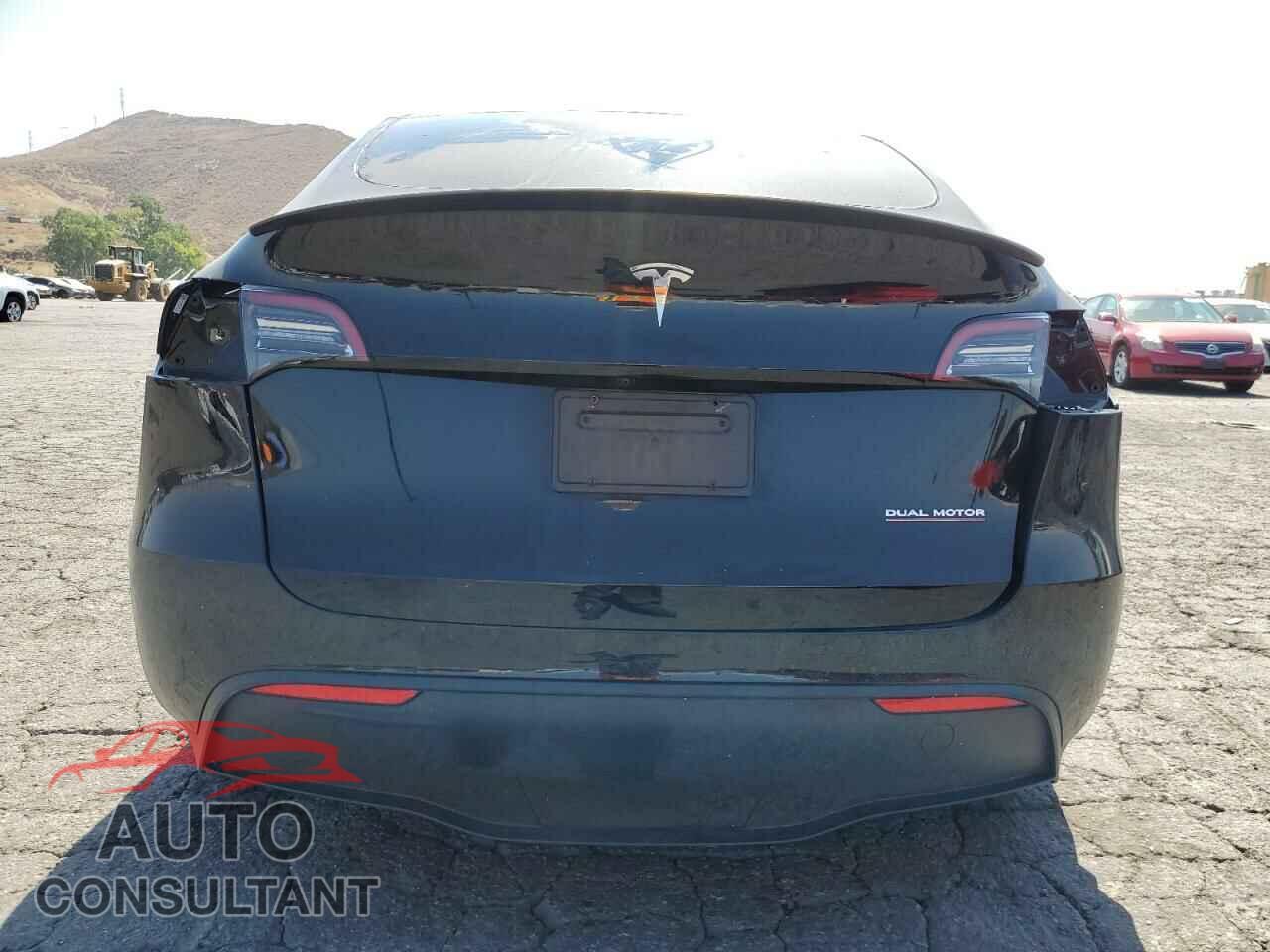 TESLA MODEL Y 2023 - 7SAYGDEF7PF746477