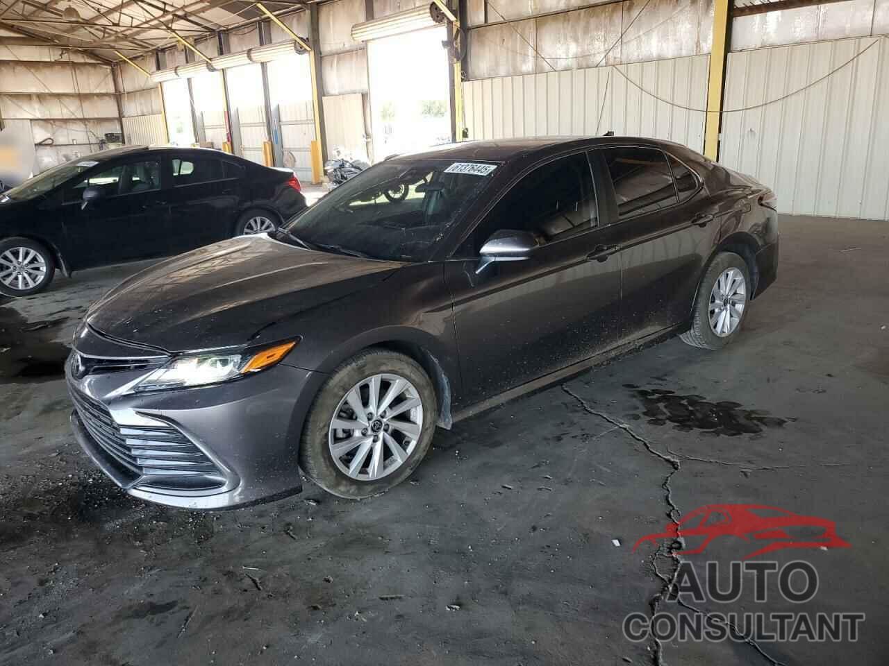 TOYOTA CAMRY 2022 - 4T1C11AK5NU672177