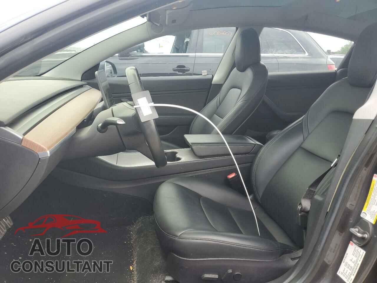 TESLA MODEL 3 2018 - 5YJ3E1EAXJF021821