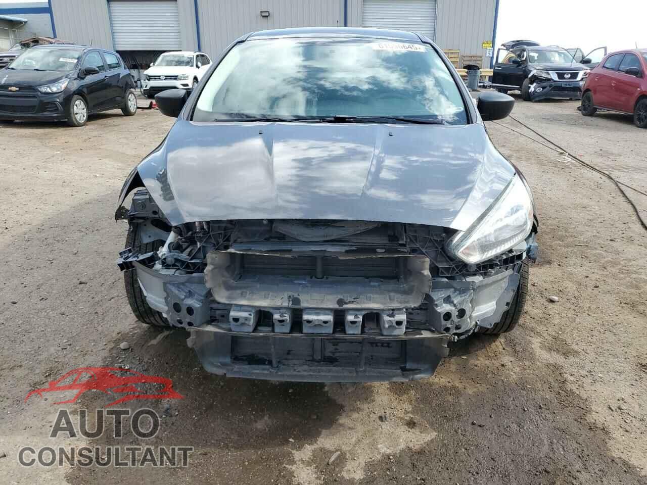 FORD FOCUS 2017 - 1FADP3E24HL290347
