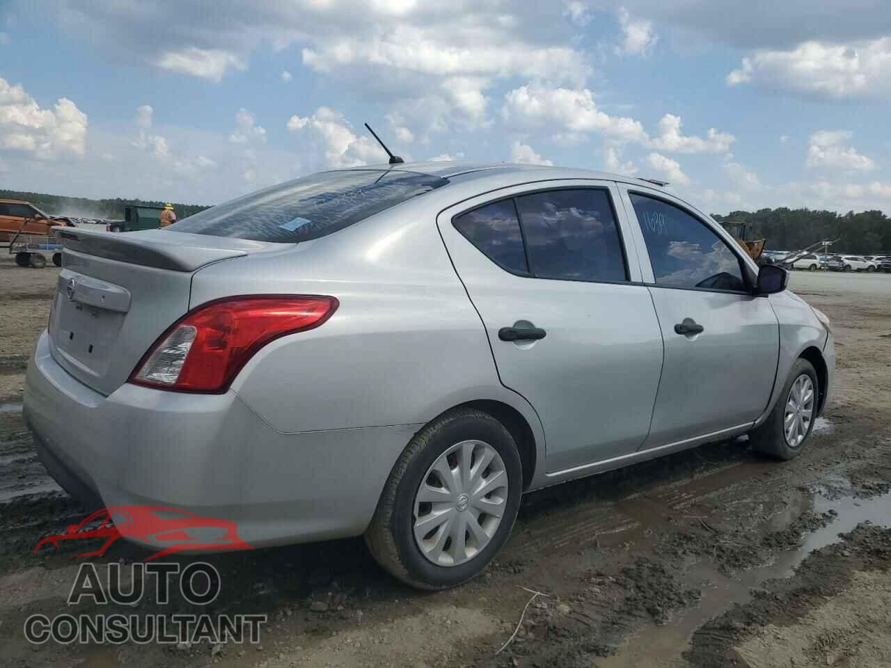 NISSAN VERSA 2019 - 3N1CN7AP2KL813755