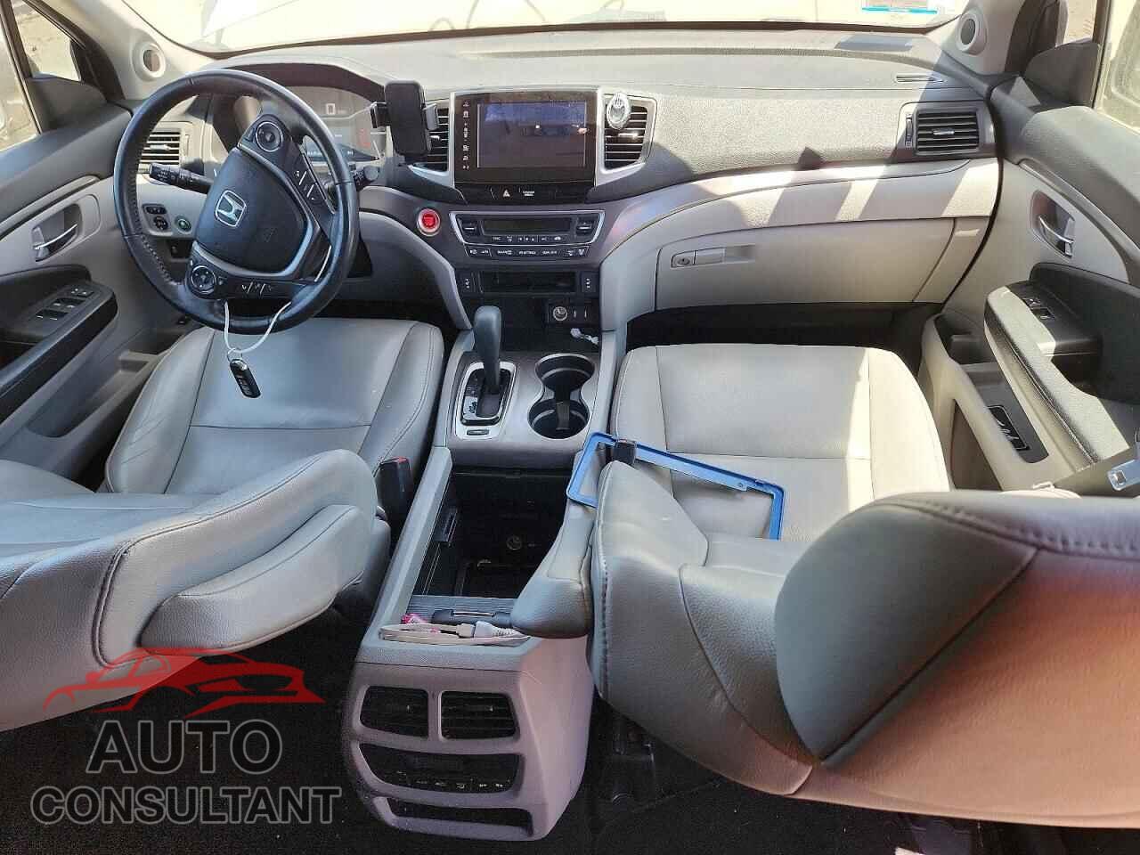 HONDA PILOT 2017 - 5FNYF5H5XHB037049