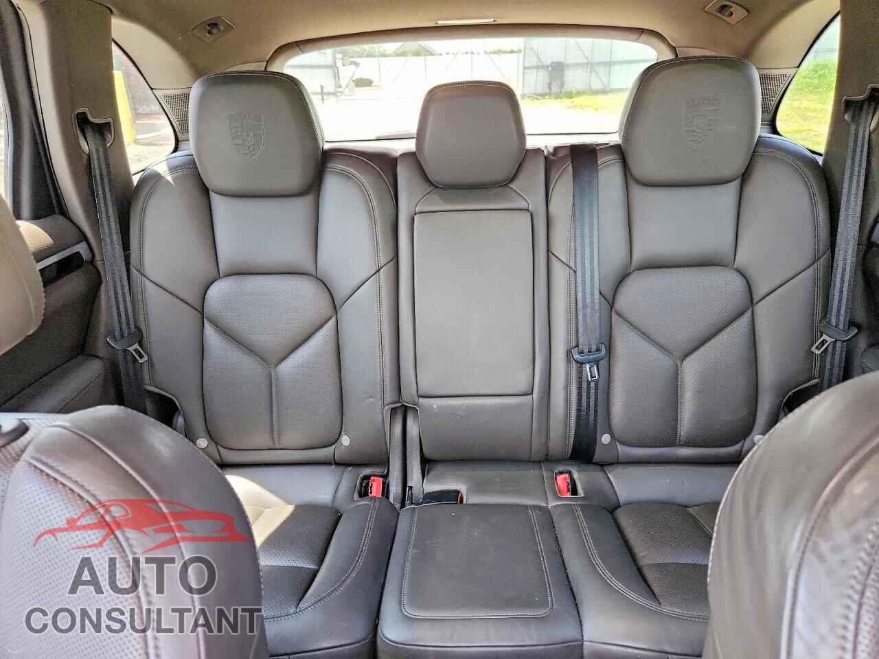 PORSCHE CAYENNE 2017 - WP1AE2A2XHLA76075