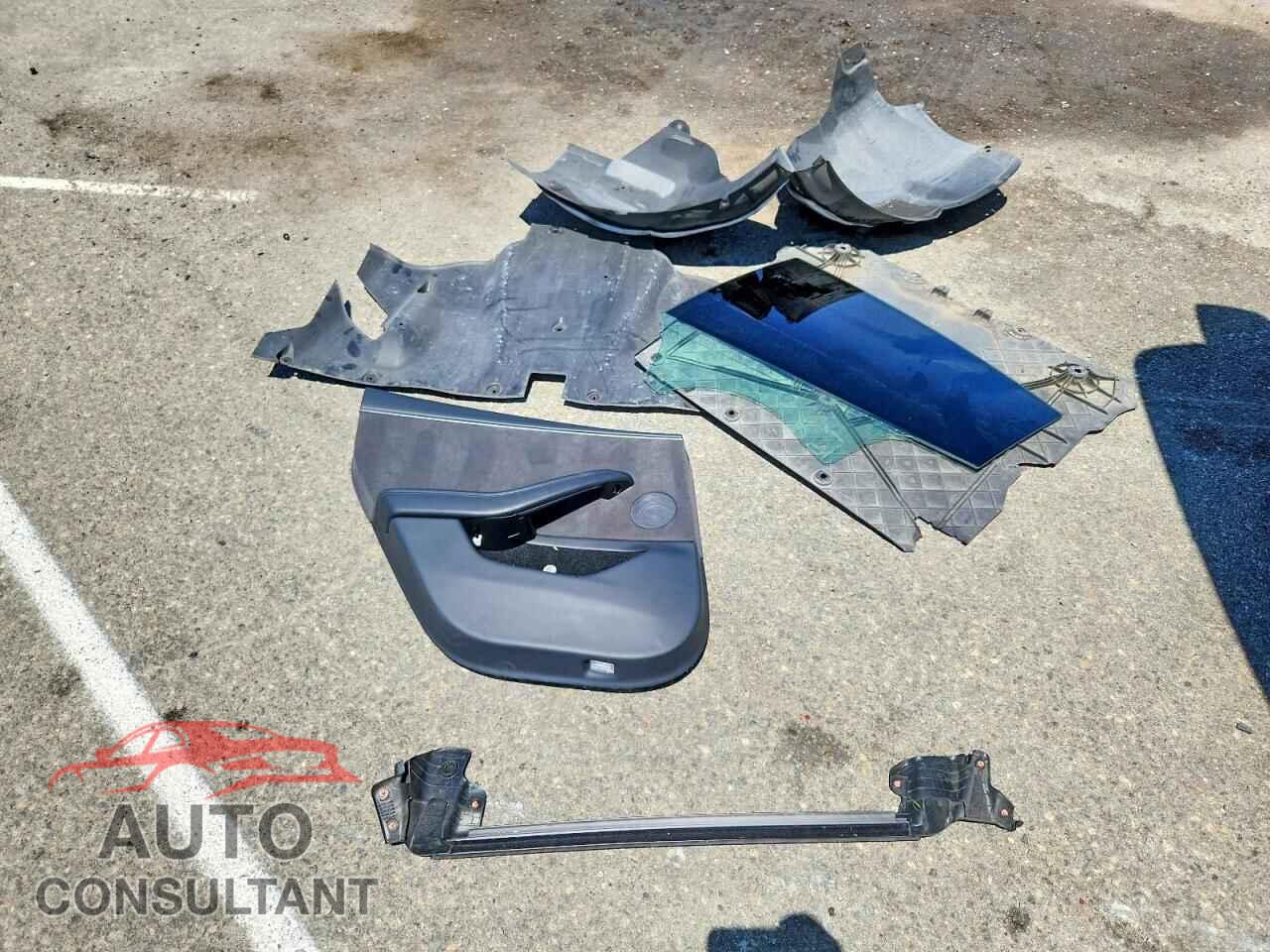 TESLA MODEL 3 2024 - 5YJ3E1EB0RF792809