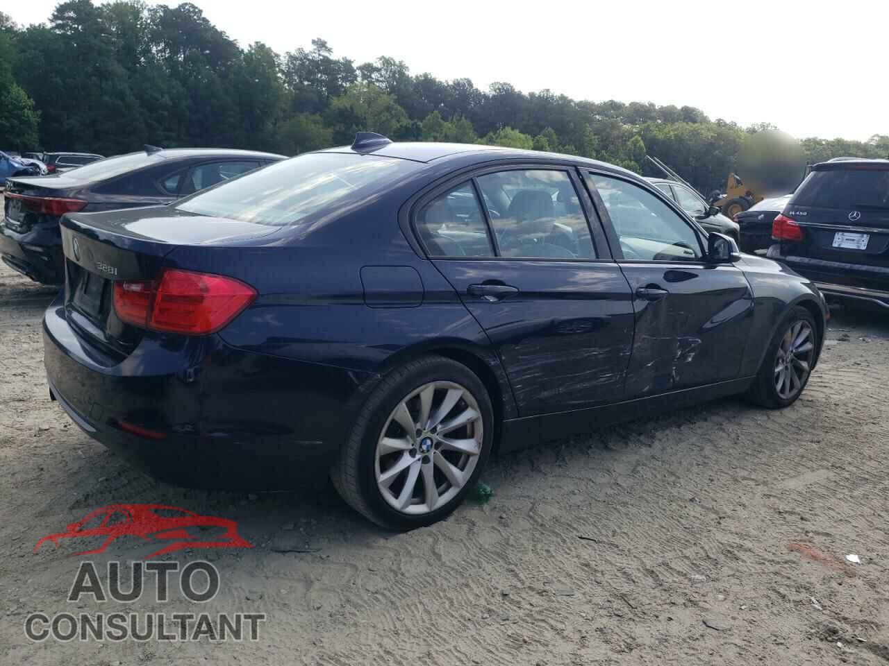 BMW 3 SERIES 2012 - WBA3A5C53CF257019