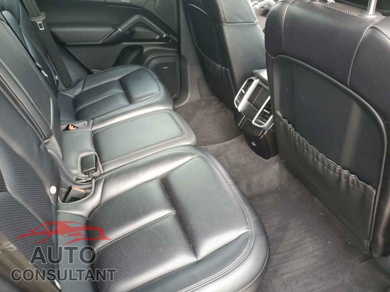 PORSCHE CAYENNE 2017 - WP1AA2A29HKA86162
