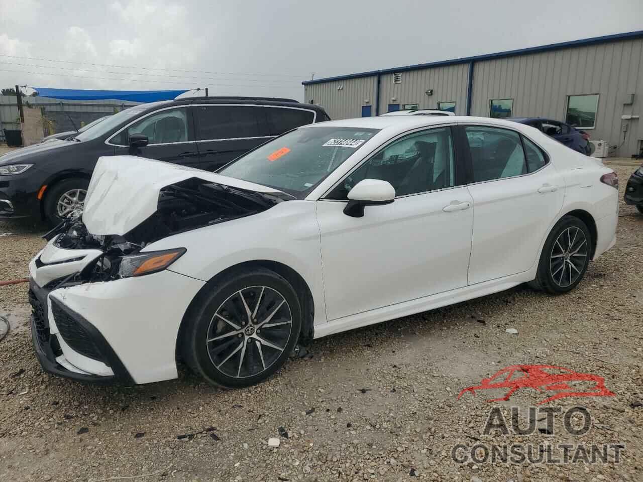 TOYOTA CAMRY 2021 - 4T1G11AK1MU606189