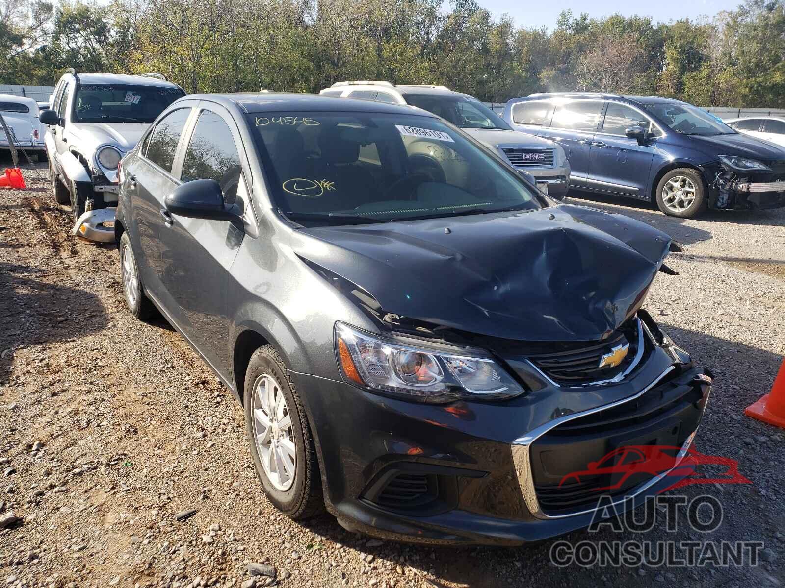 CHEVROLET SONIC 2018 - 1G1JD5SH7J4104545