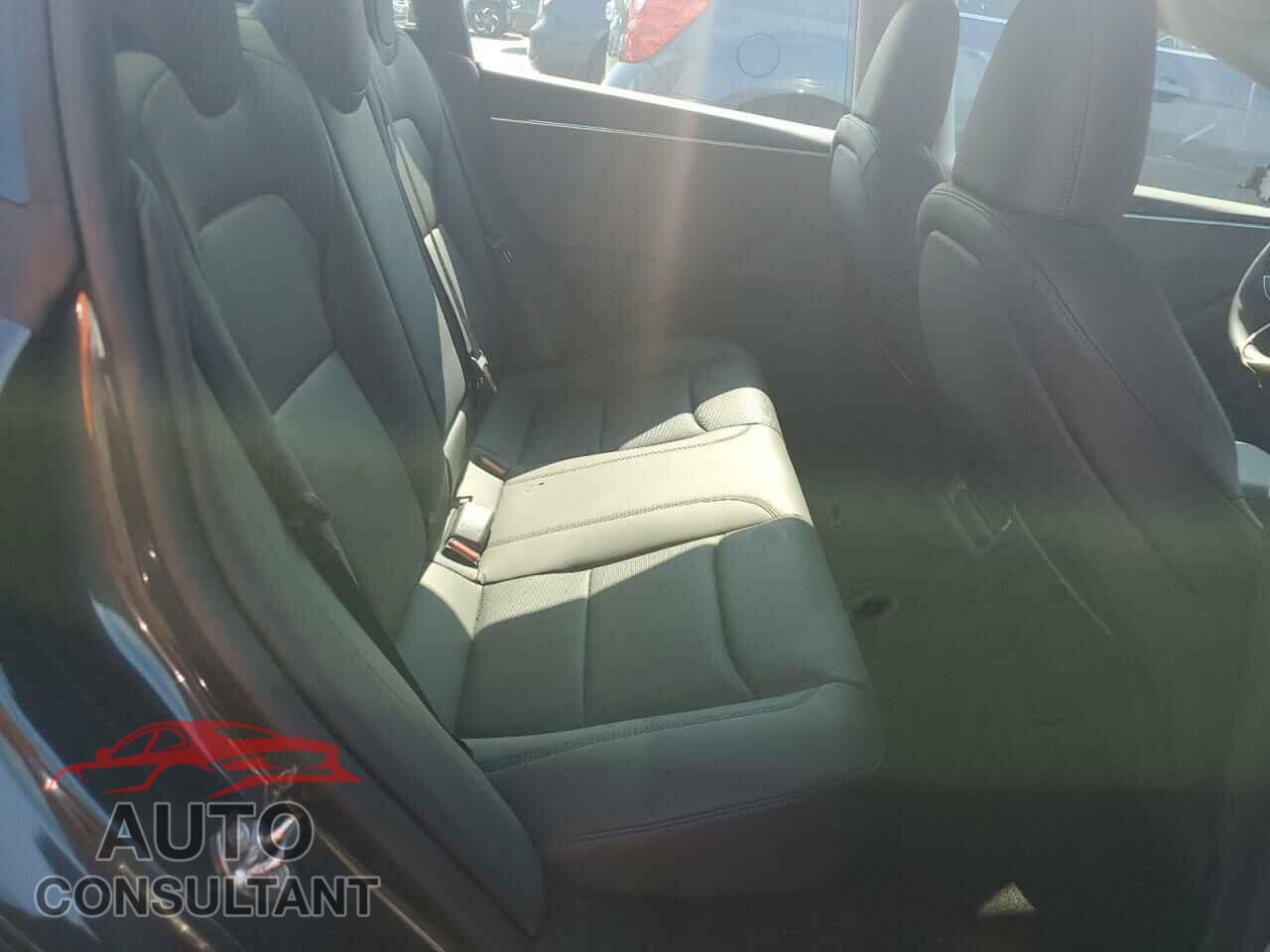 TESLA MODEL 3 2024 - 5YJ3E1EA9RF770413