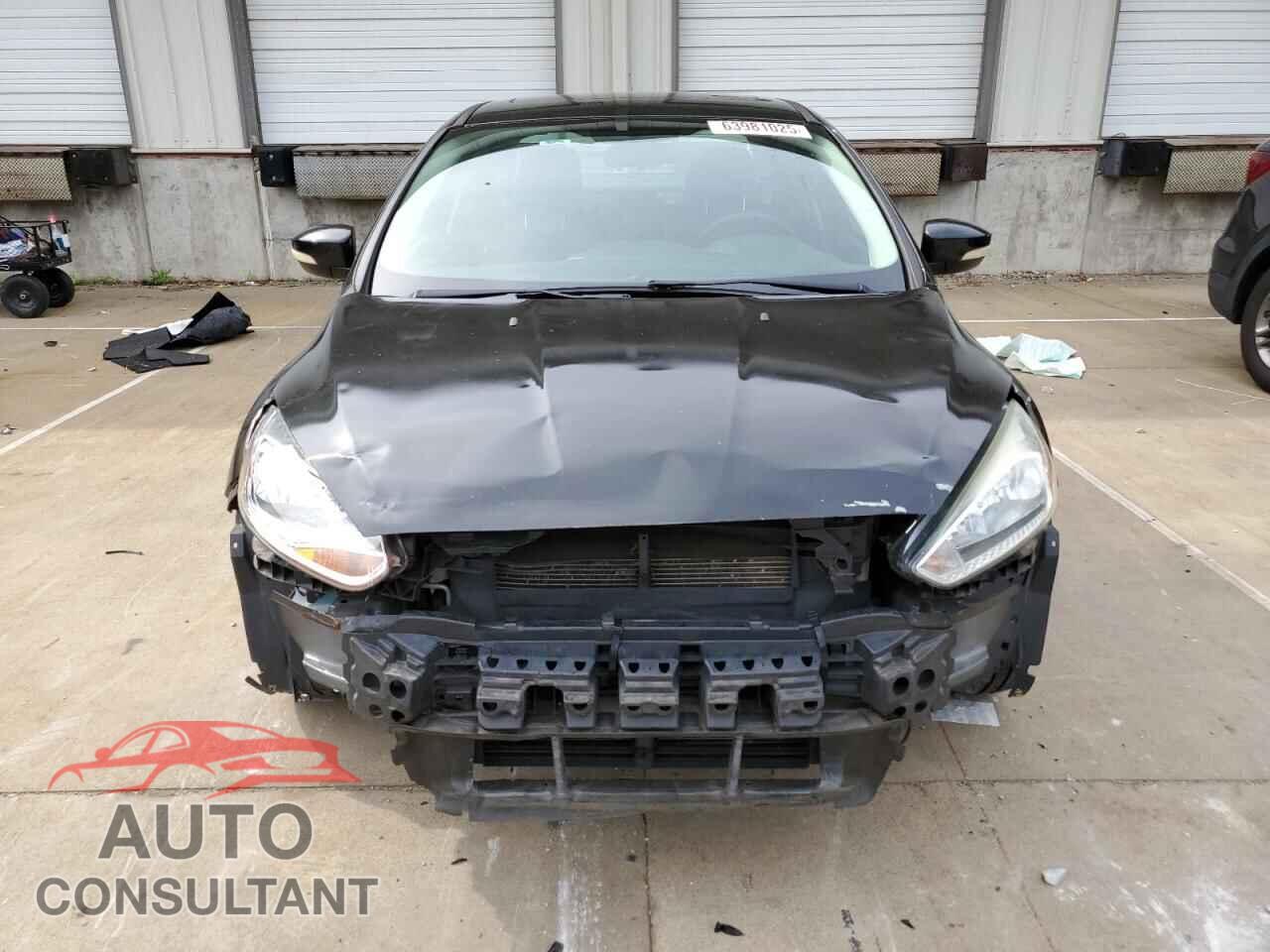 FORD FOCUS 2015 - 1FADP3F23FL279240