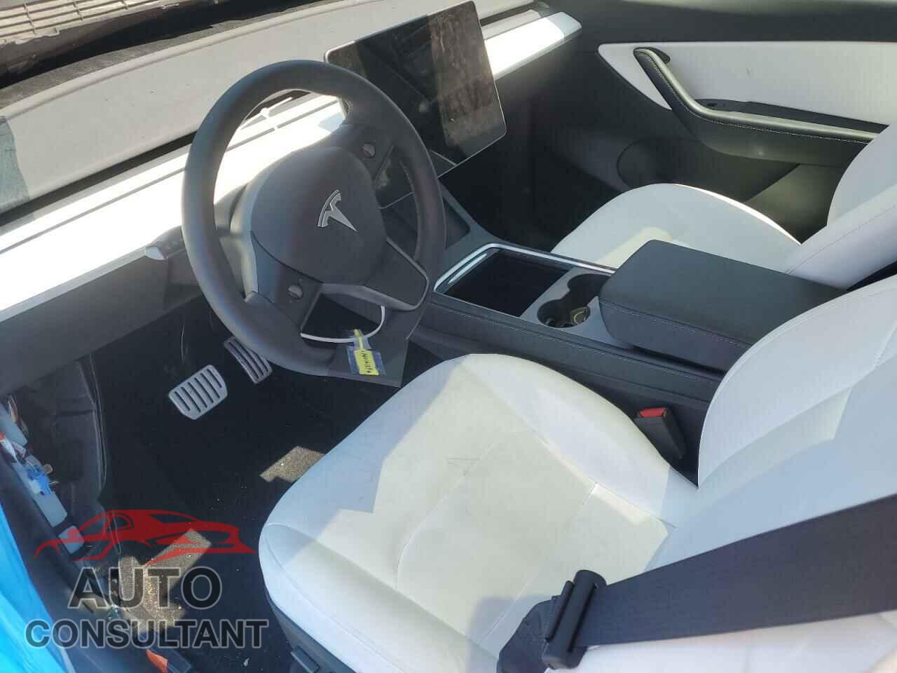 TESLA MODEL Y 2022 - 7SAYGDEF9NF393852