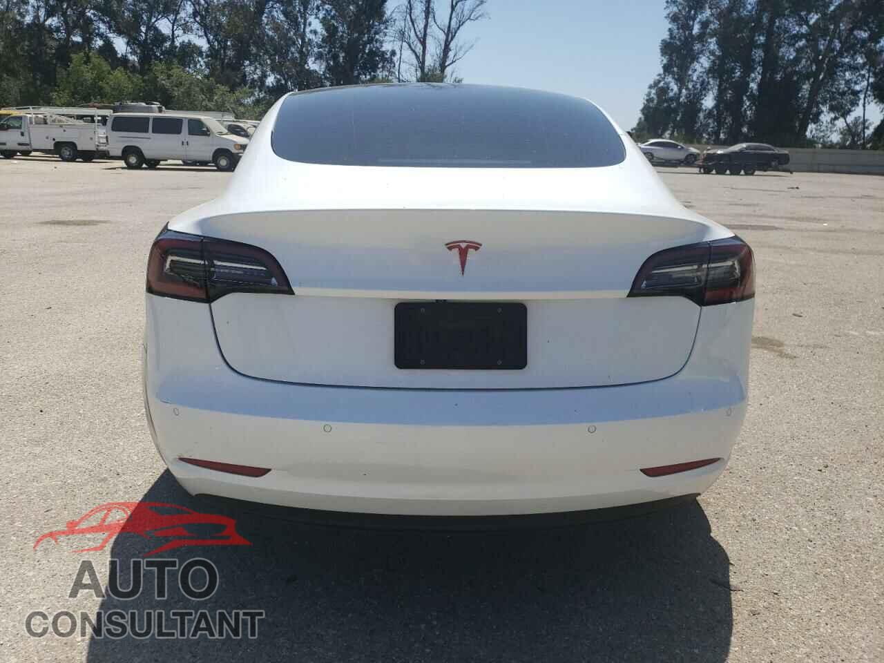 TESLA MODEL 3 2021 - 5YJ3E1EAXMF940528