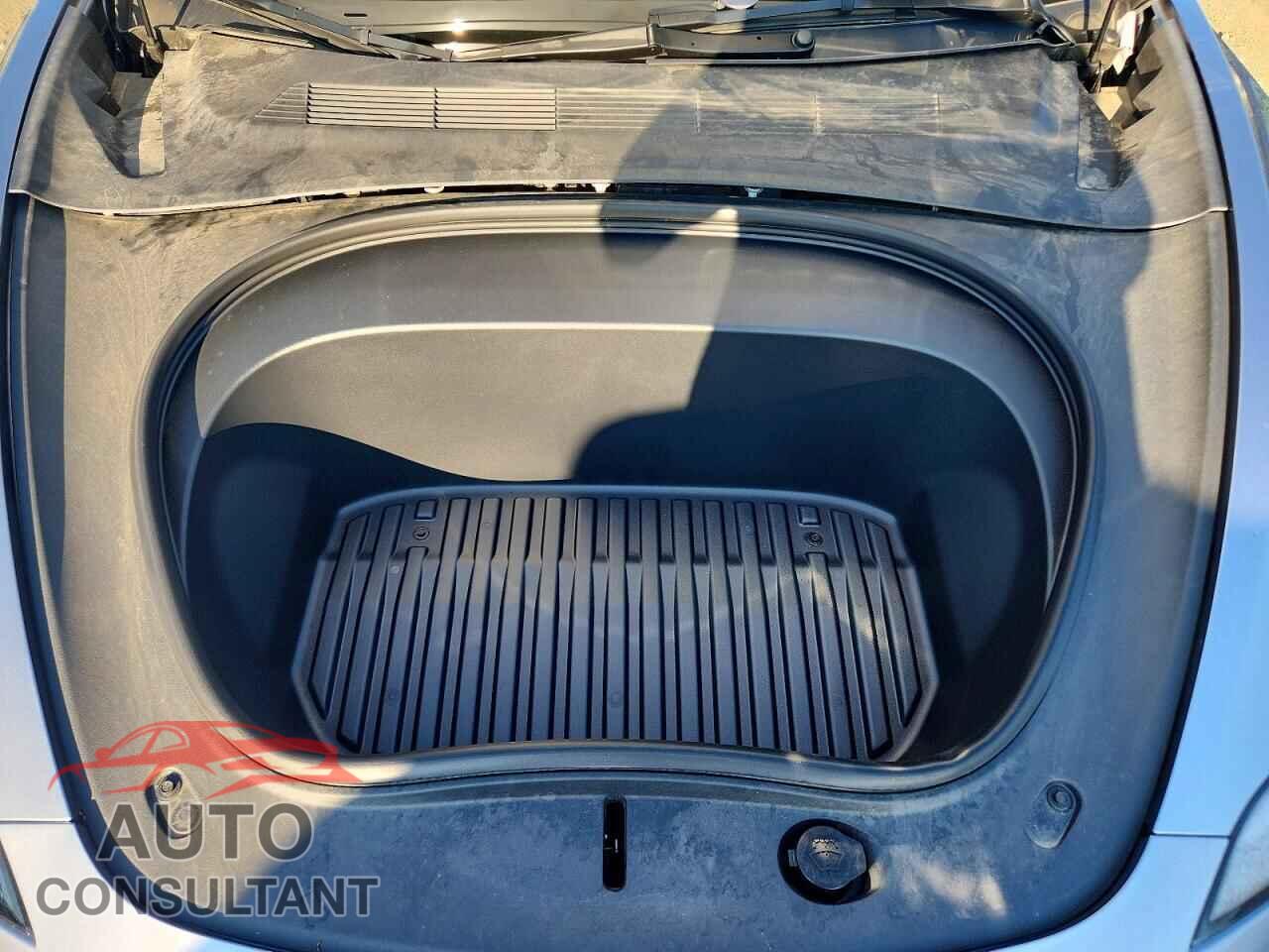 TESLA MODEL 3 2025 - 5YJ3E1EB9SF995946