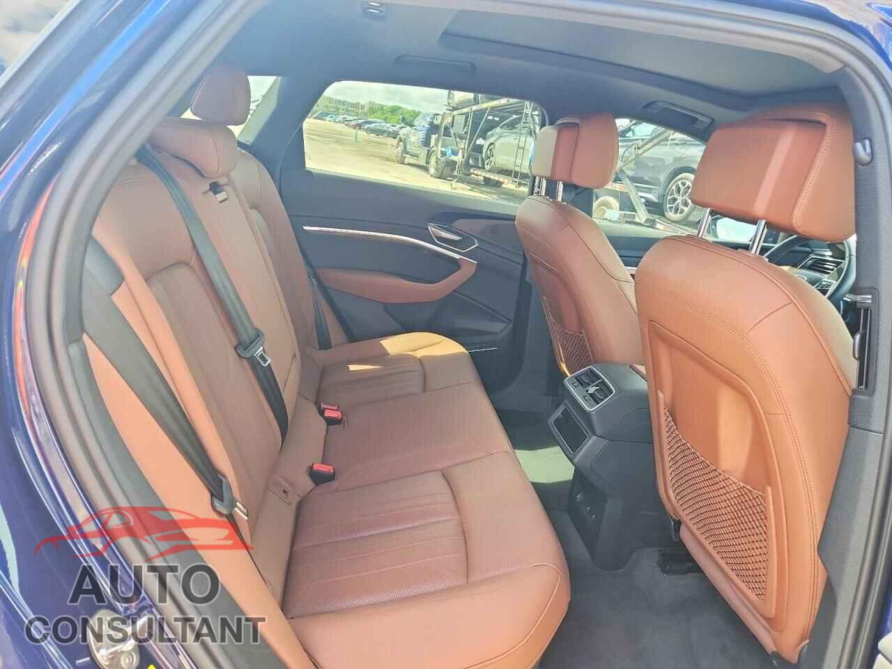 AUDI E-TRON 2022 - WA1LAAGE6NB031843