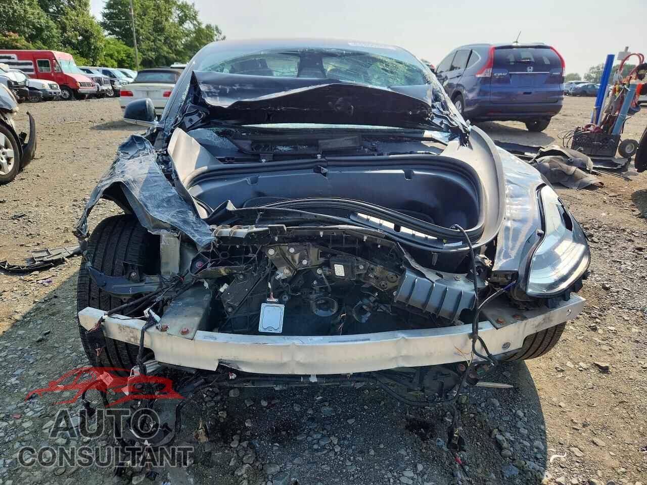 TESLA MODEL 3 2018 - 5YJ3E1EA2JF025510