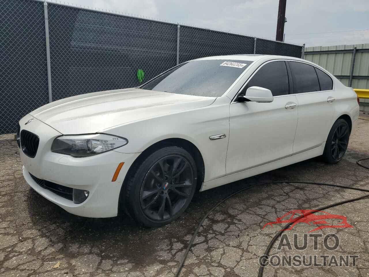 BMW 5 SERIES 2013 - WBAXH5C5XDD106995