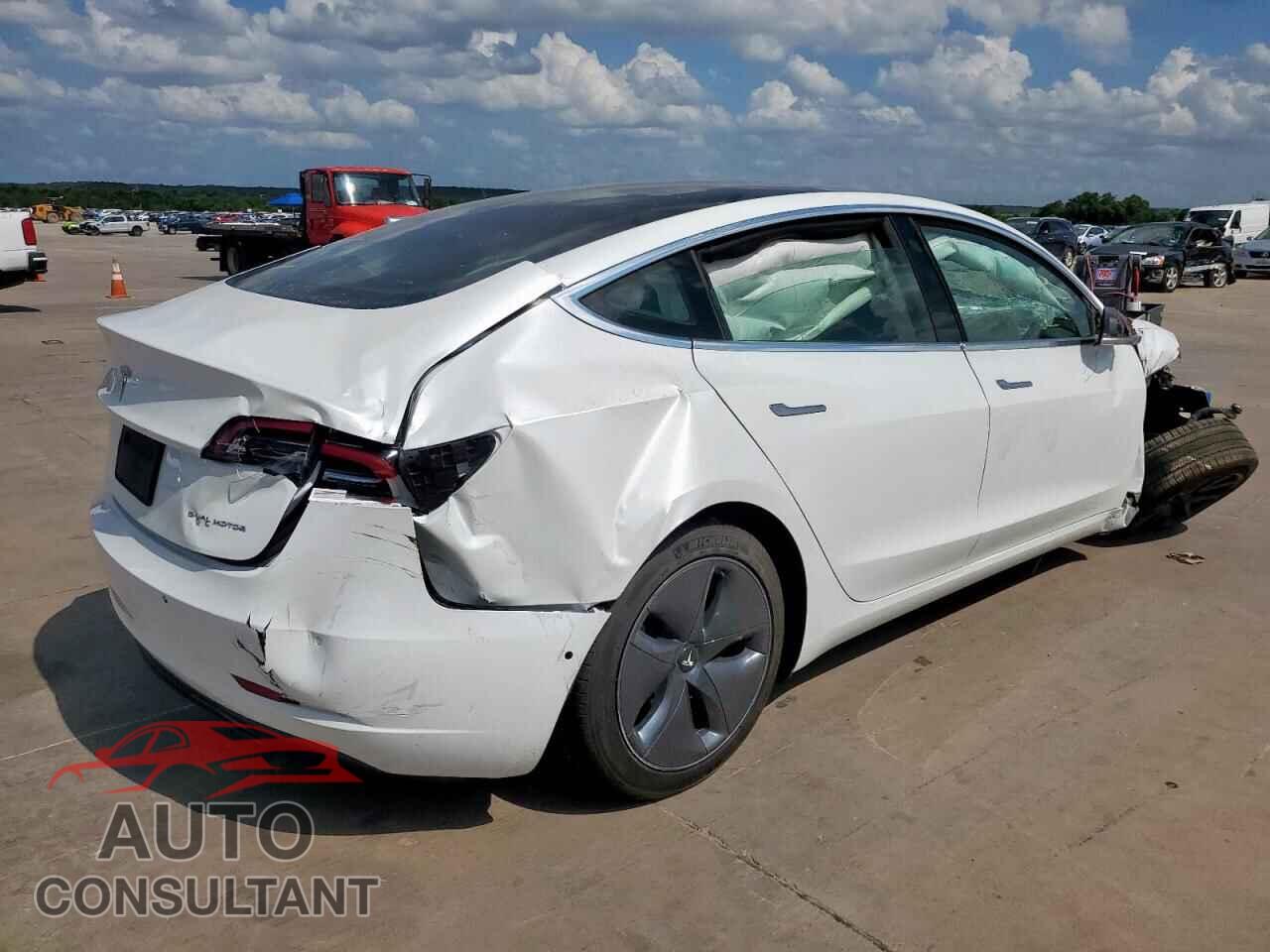 TESLA MODEL 3 2019 - 5YJ3E1EB3KF211440