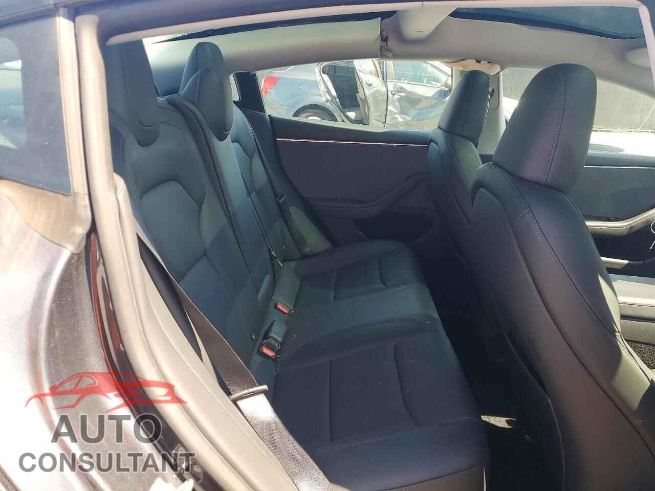 TESLA MODEL 3 2025 - 5YJ3E1EA2SF983094