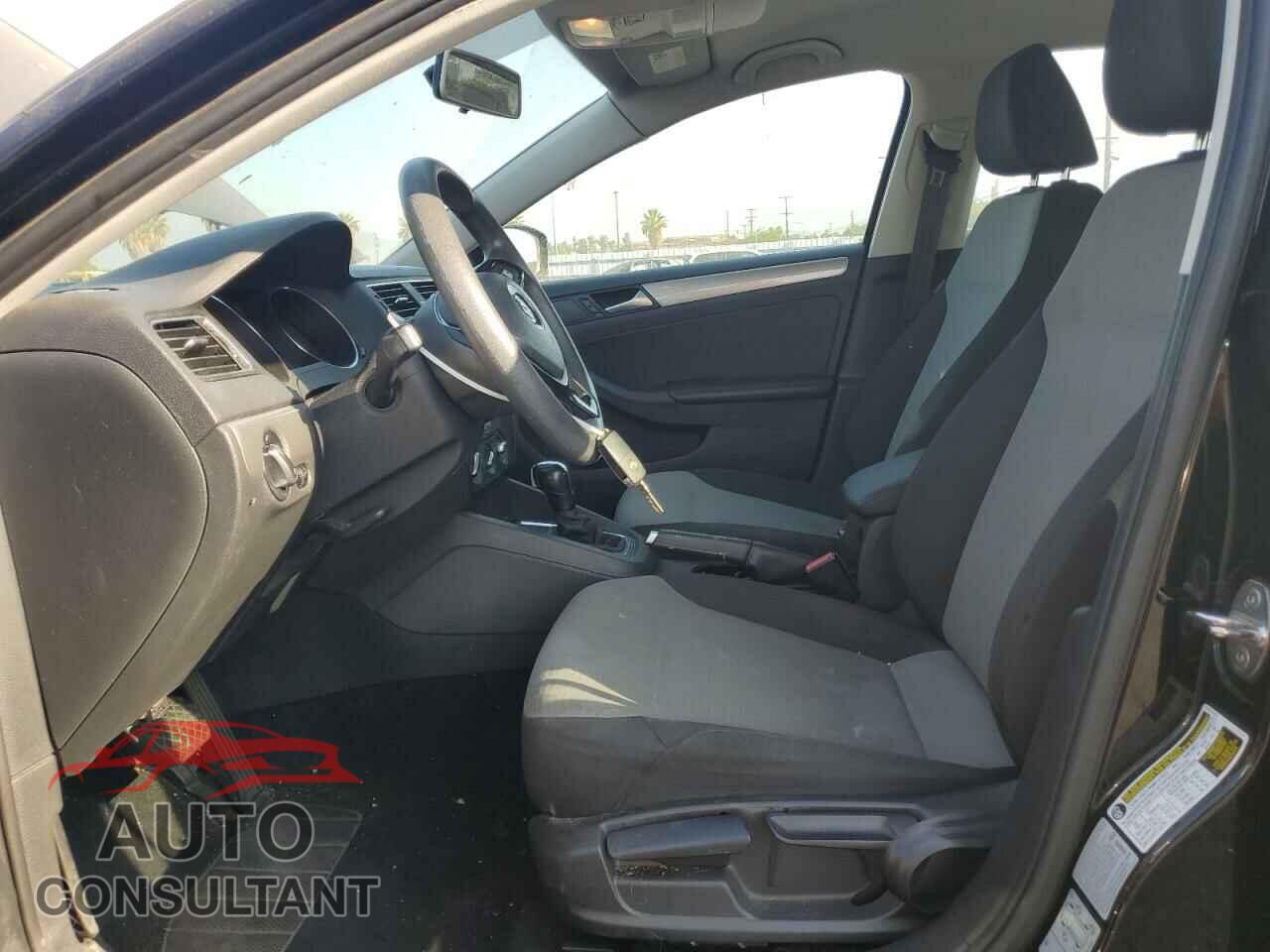 VOLKSWAGEN JETTA 2017 - 3VW2B7AJ7HM325544