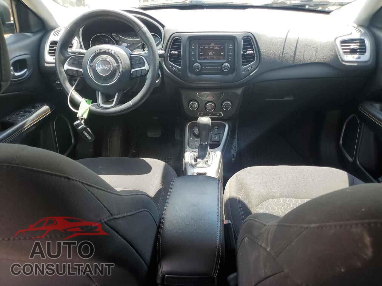 JEEP COMPASS 2018 - 3C4NJDAB4JT400562