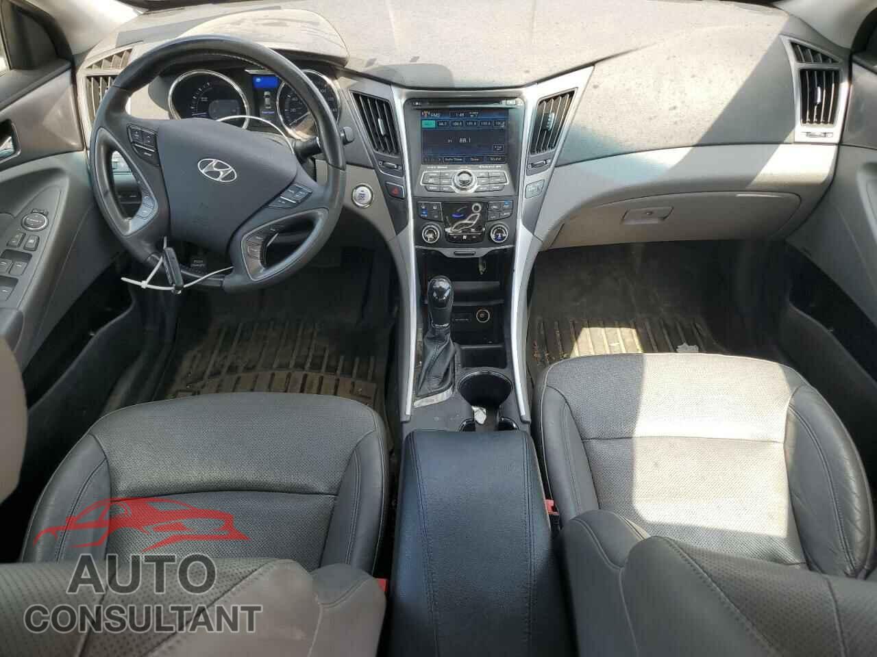 HYUNDAI SONATA 2012 - KMHEC4A45CA031602