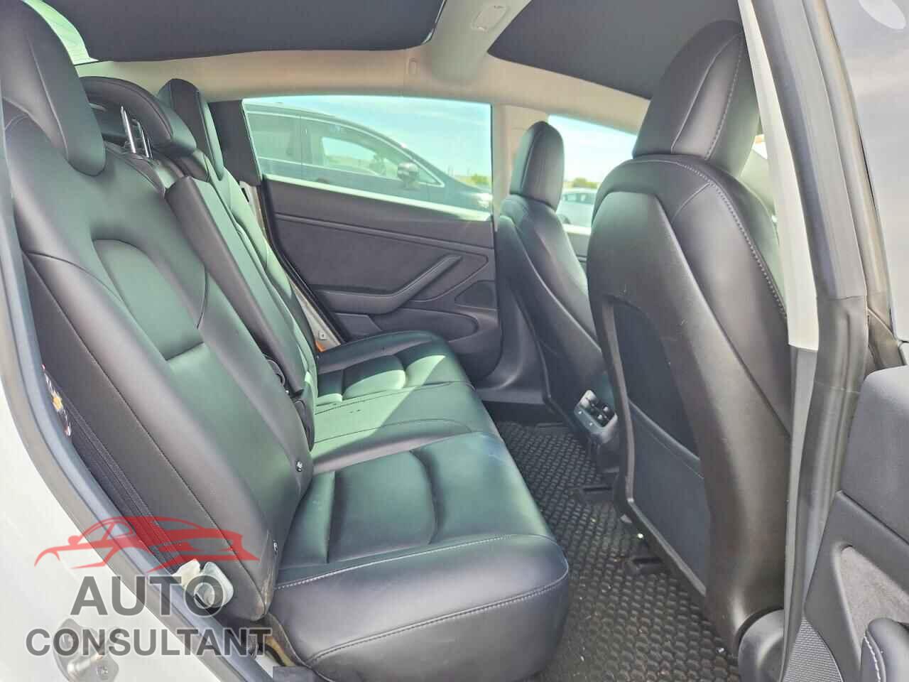 TESLA MODEL 3 2018 - 5YJ3E1EA0JF062569