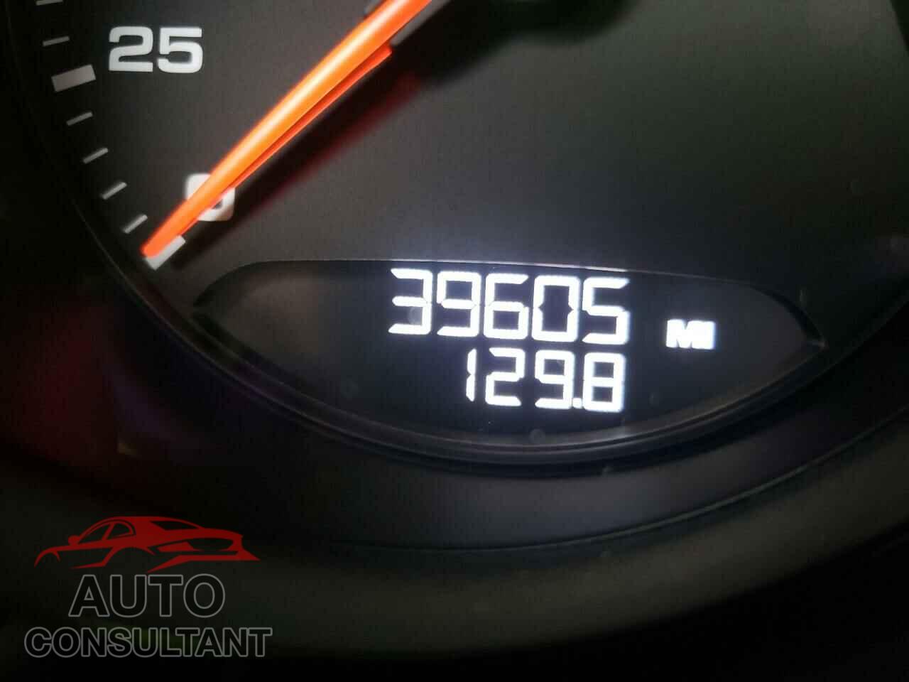 PORSCHE MACAN 2017 - WP1AB2A54HLB21031
