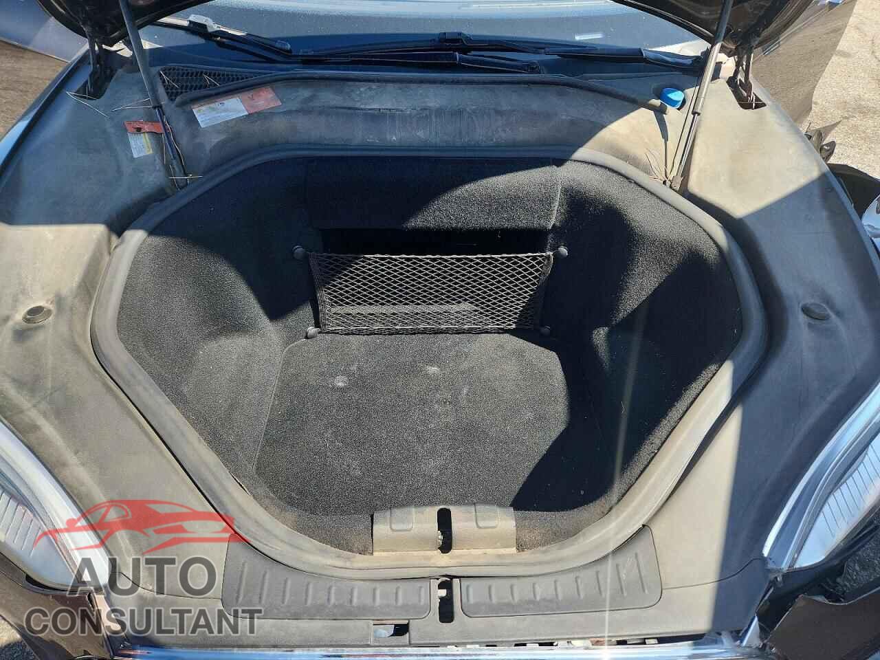 TESLA MODEL S 2014 - 5YJSA1H16EFP61004