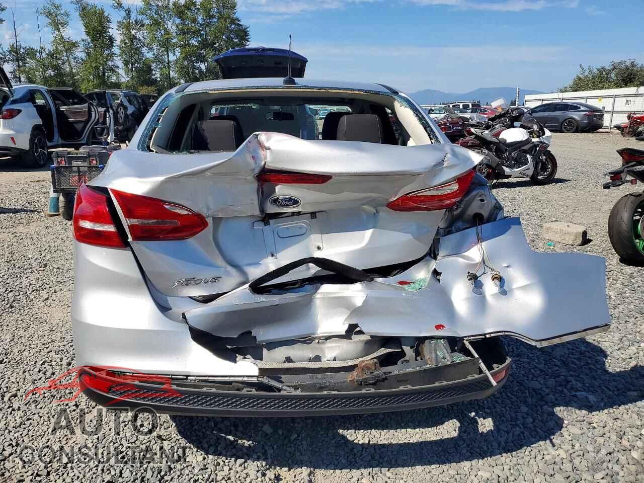 FORD FOCUS 2017 - 1FADP3E29HL325643