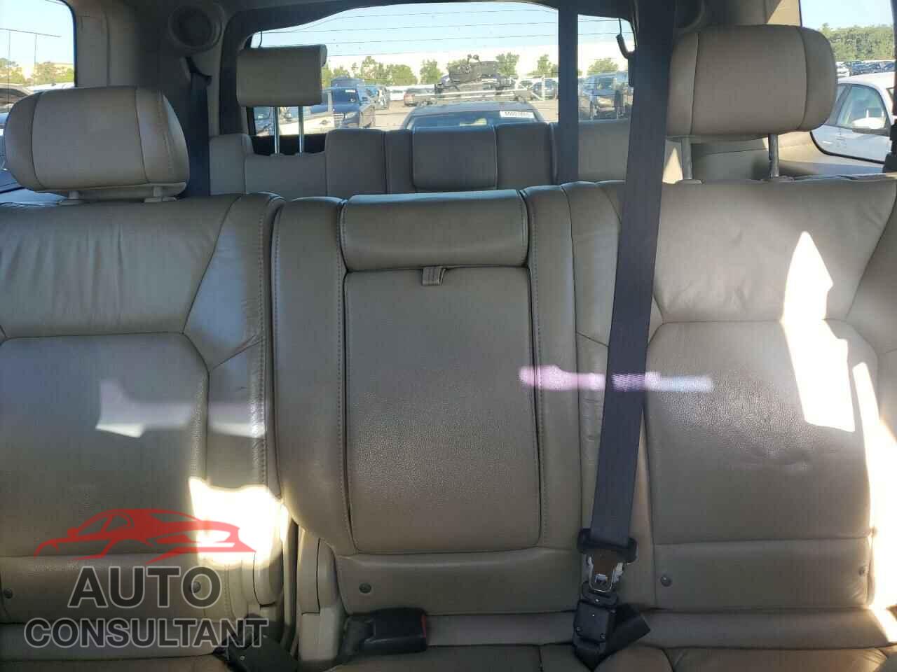 HONDA PILOT 2011 - 5FNYF3H95BB030184