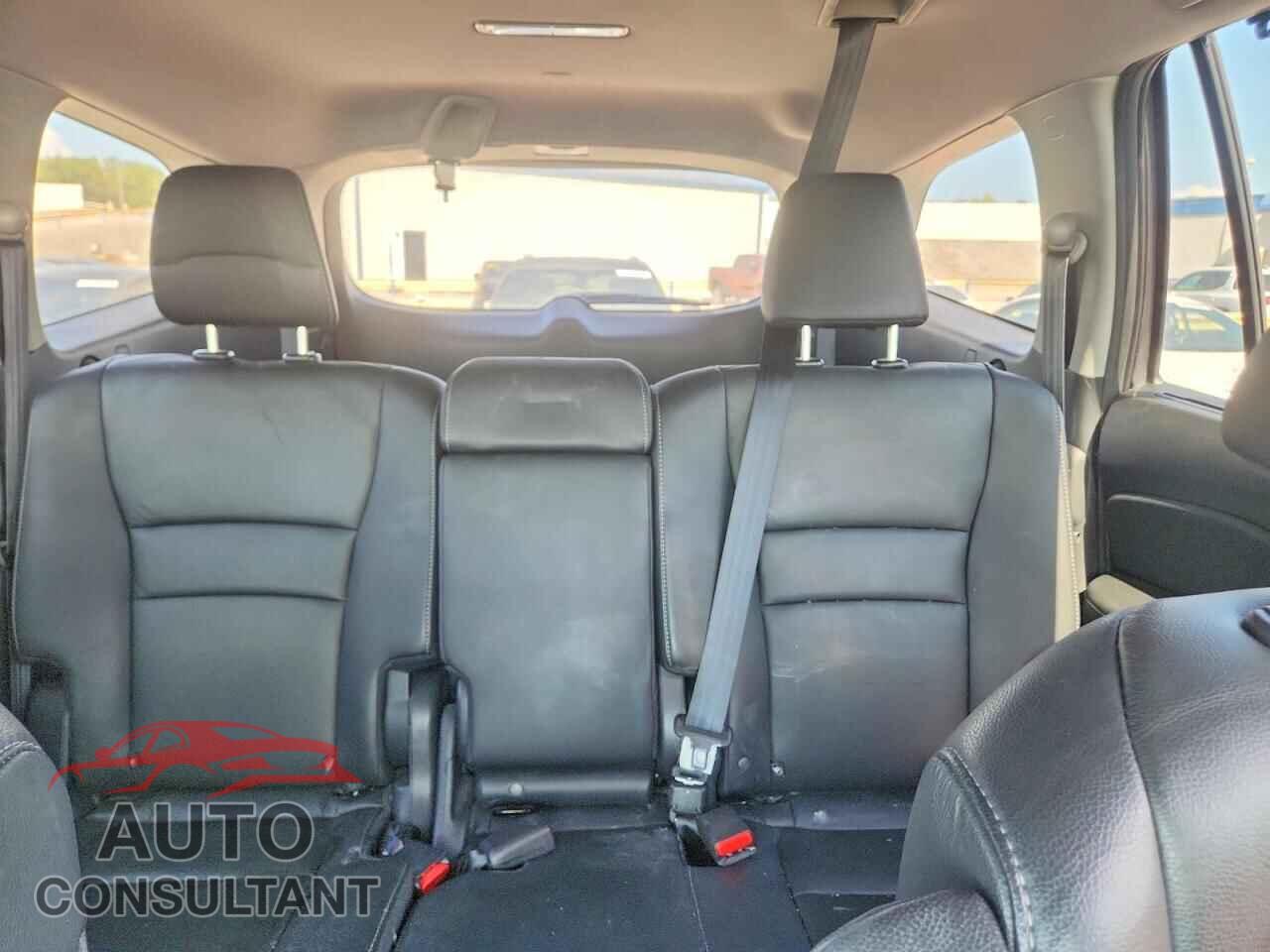 HONDA RIDGELINE 2017 - 5FPYK3F66HB039173