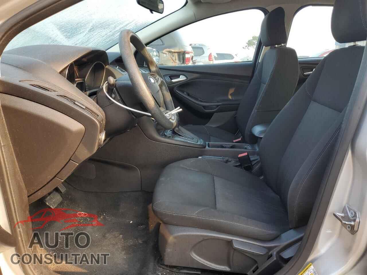 FORD FOCUS 2015 - 1FADP3K28FL367643