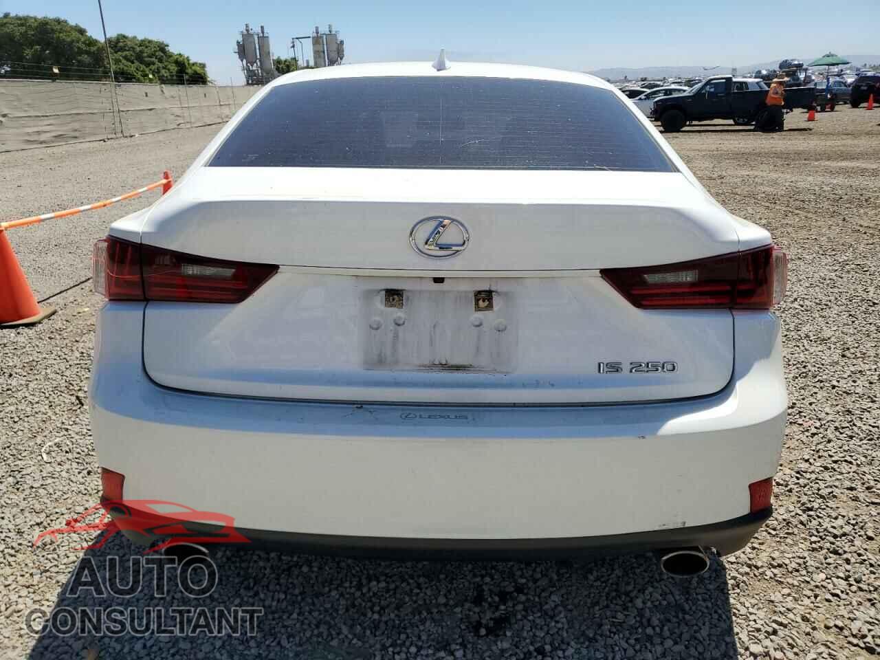 LEXUS IS 2014 - JTHBF1D20E5036479