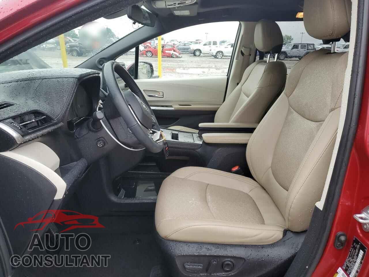 TOYOTA SIENNA 2021 - 5TDZRKEC8MS045301