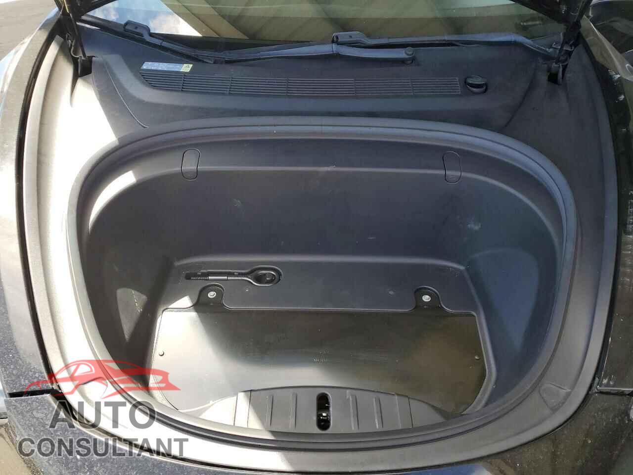 TESLA MODEL 3 2018 - 5YJ3E1EA4JF075857