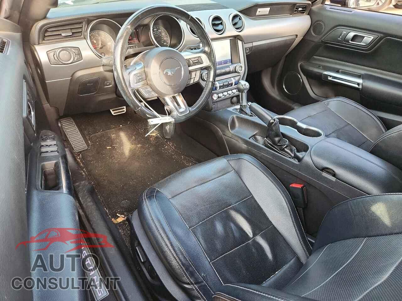 FORD MUSTANG 2019 - 1FATP8UH4K5182000